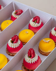 Mini-Kieselsteine-Set von Batida - elegante Mousse-Mini-Desserts für einen Bissen, Nahaufnahme