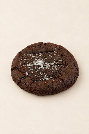 Cookie Doppelte Schokolade mit Salz von Batida - Crumble-Cookie mit 100% Kakao, Zartbitterschokolade und Meersalz