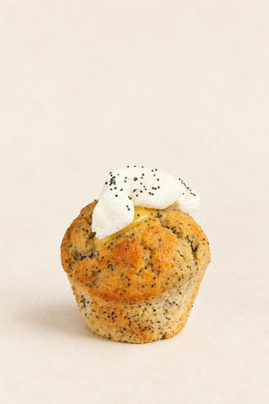 Muffin Cytryna - mak - yuzu Batida - muffinka cytrynowa z curdem z yuzu i kremem serowym na bazie mascarpone, posypana makiem