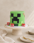 Gâteau Minecraft de Batida - gâteau vert avec décor pixelisé et motif Creeper